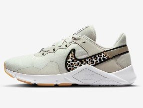 Nike Legend Essential 2 Women’s Sneaker