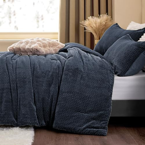 Furry Leaves Pattern Fluffy Comforter Set