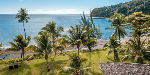 5-Night Tahiti Vacation with Airfare: Ocean Front Room w/ Hot Tub