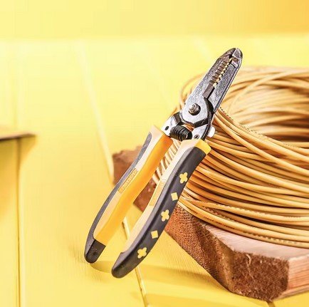 Deli 7in Wire Stripper for 0.6-2.6mm Harnesses
