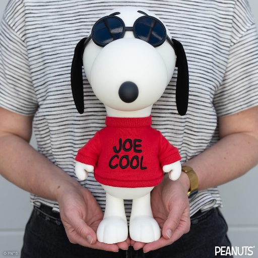 Super7 Supersize Peanuts Snoopy Joe Cool Action Figure
