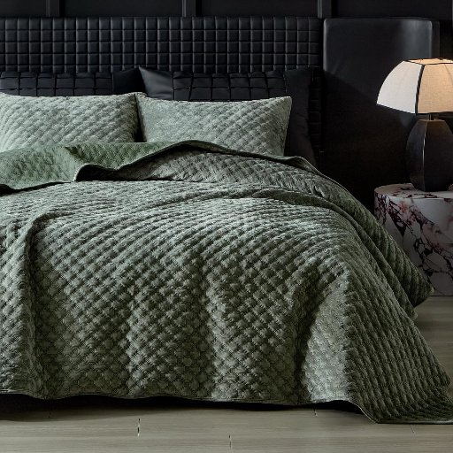 WarmDern Luxury Velvet Quilt Sets with 2 Pillow Shams