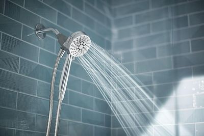 Moen Engage Magnetix 3.5" Six Function Handheld Showerhead